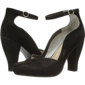 Seychelles Electrify Black Suede Pumps